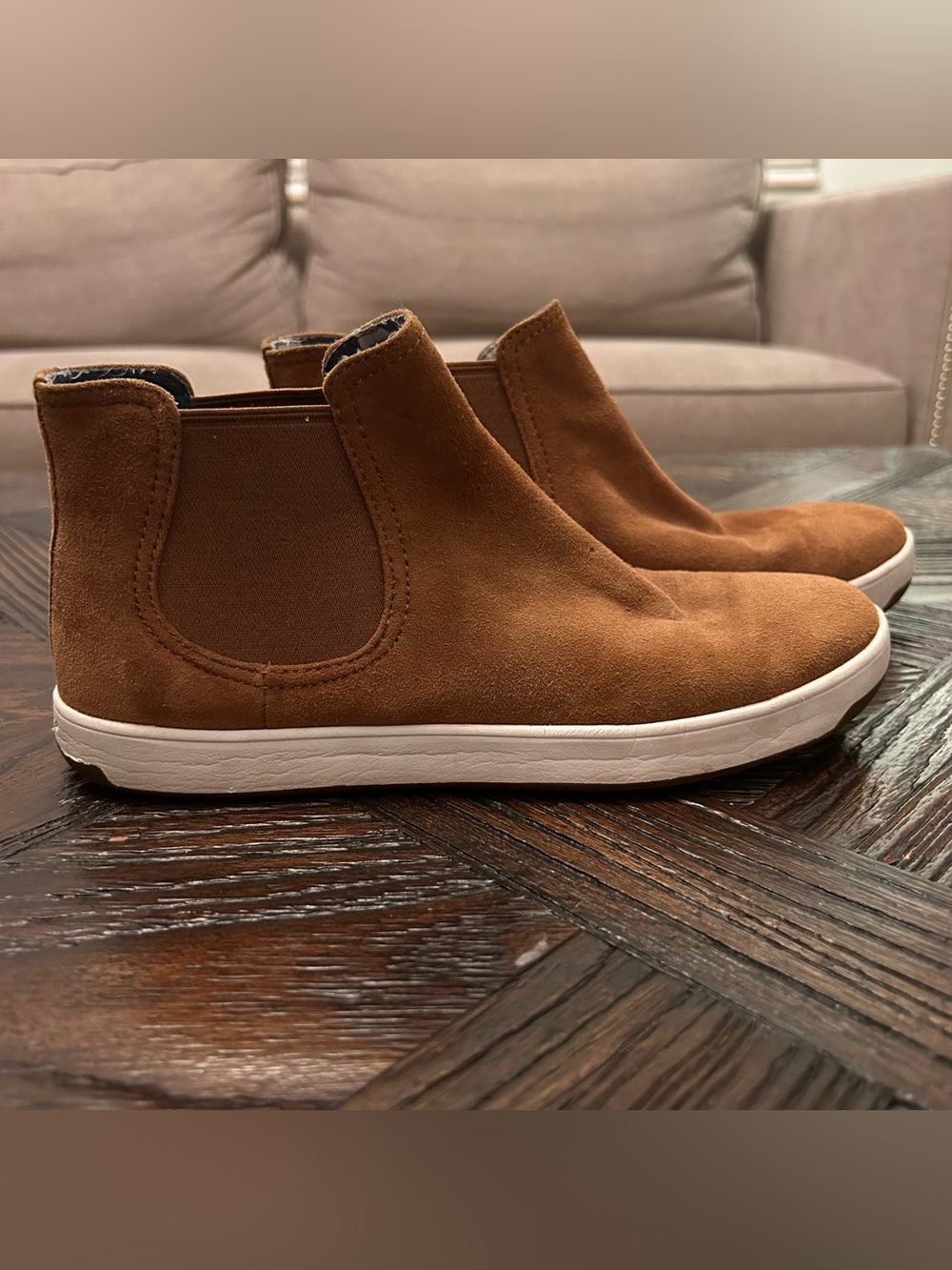 Tommy Bahama Tan Slip-On Boys Youth 6 Suede Boots